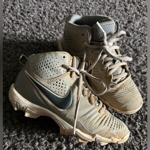 Youth 1.5 Nike baseball cleats